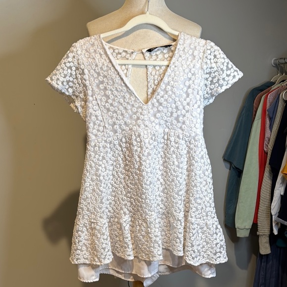 Zara Tops - Zara White Ruffled Tiered mini dress sz S white flowers